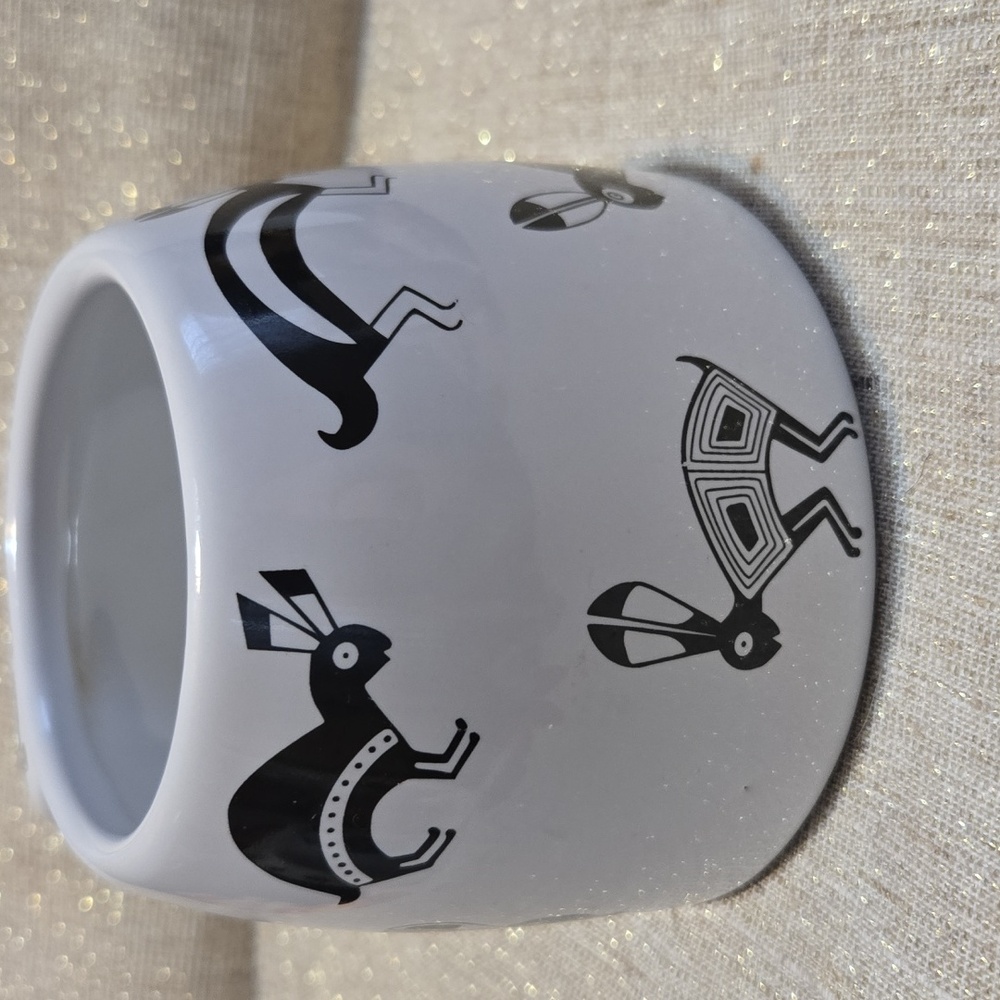 The Treasue Chest Rabbit Mug - Picture 2 of 4